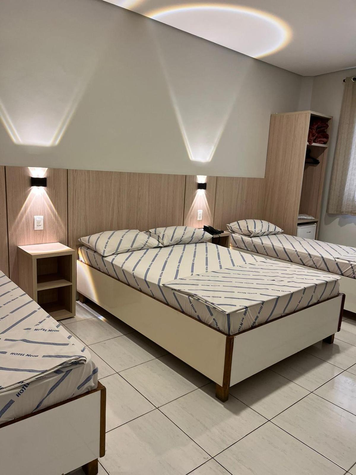 Hotel Neon - próximo a 25 de março, Bom Retiro e Brás, á 2min do mirante Sampa SKY e pista de skate Anhangabaú São Paulo Extérieur photo