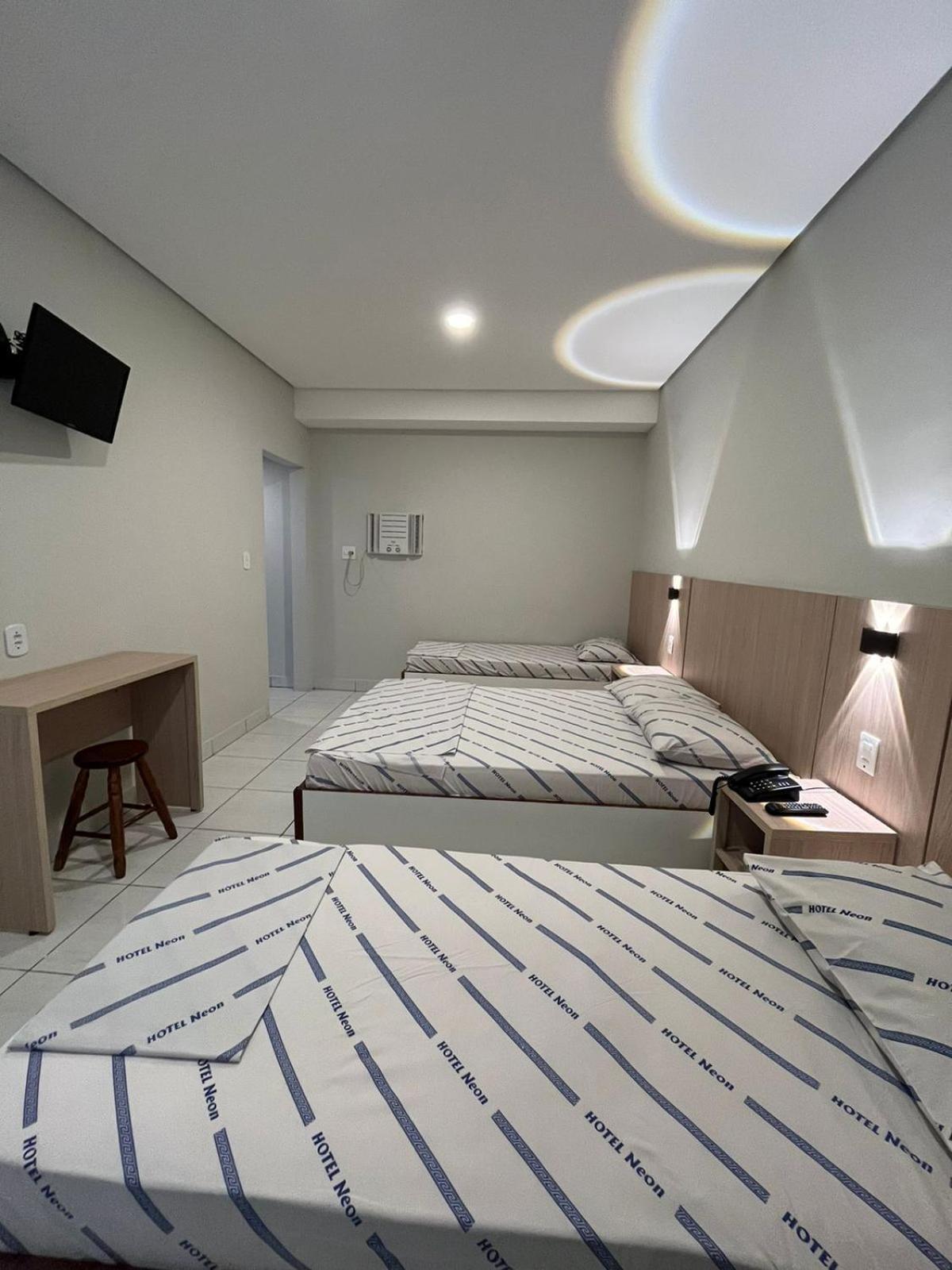 Hotel Neon - próximo a 25 de março, Bom Retiro e Brás, á 2min do mirante Sampa SKY e pista de skate Anhangabaú São Paulo Extérieur photo