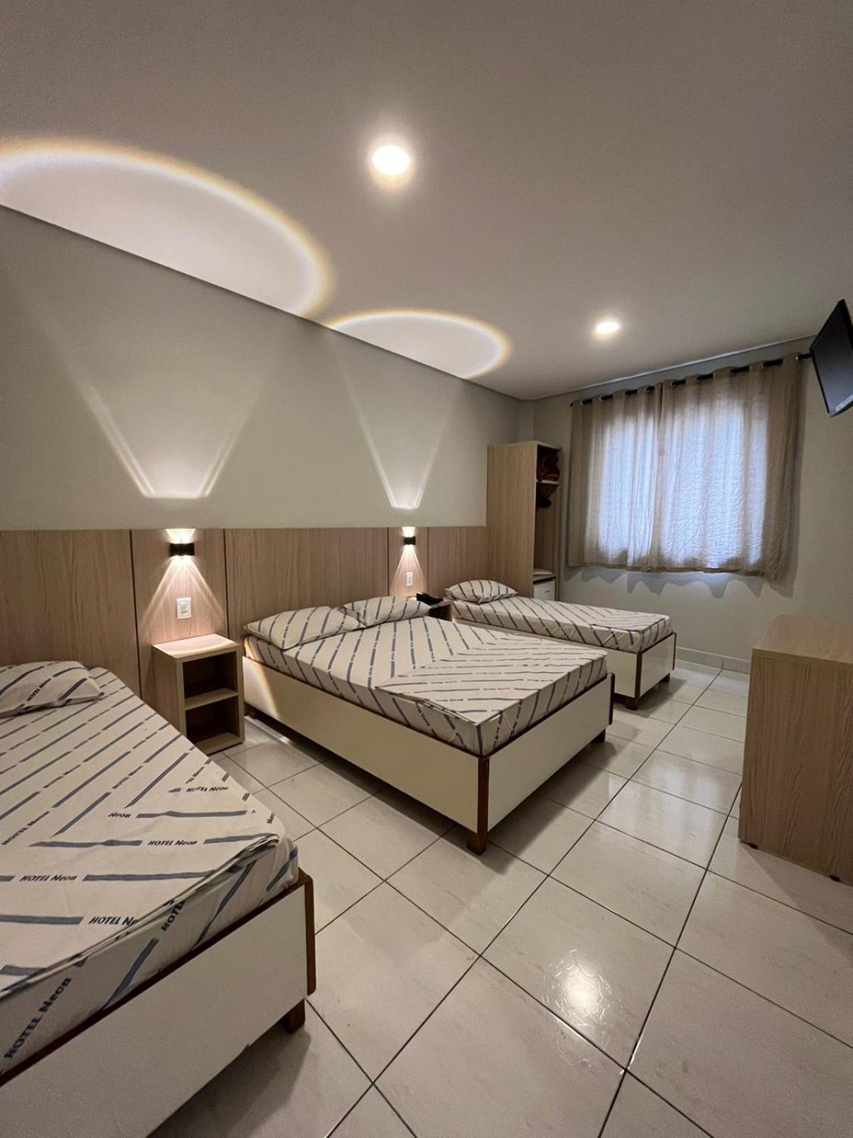 Hotel Neon - próximo a 25 de março, Bom Retiro e Brás, á 2min do mirante Sampa SKY e pista de skate Anhangabaú São Paulo Extérieur photo