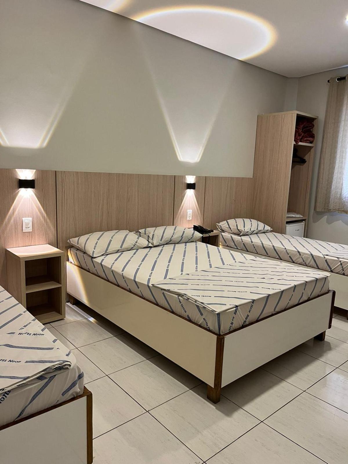 Hotel Neon - próximo a 25 de março, Bom Retiro e Brás, á 2min do mirante Sampa SKY e pista de skate Anhangabaú São Paulo Extérieur photo