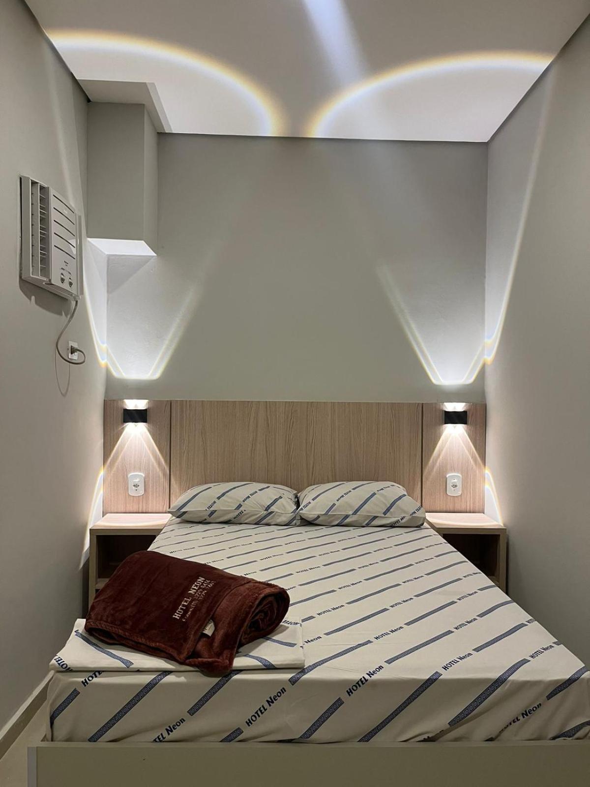 Hotel Neon - próximo a 25 de março, Bom Retiro e Brás, á 2min do mirante Sampa SKY e pista de skate Anhangabaú São Paulo Extérieur photo